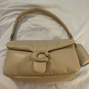 Coach pillow tabby 26